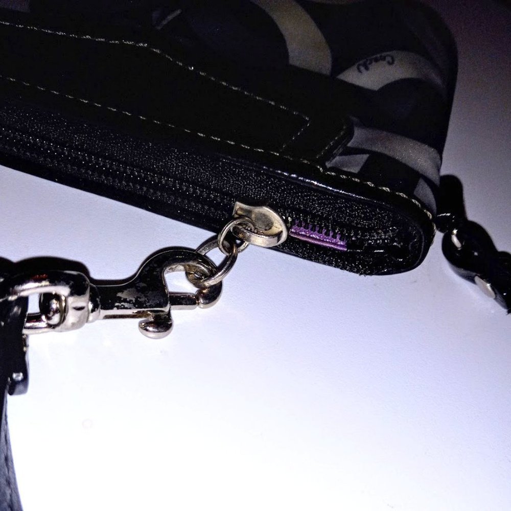 COACH Madison Scarf Print Signature Optic Outline Maggie Wristlet - Picture 11 of 13